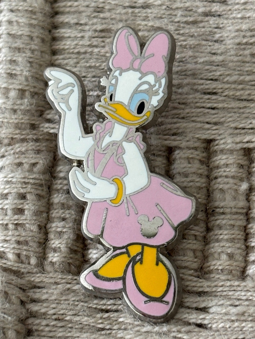 DISNEY 2013 Pin Traders Statues Daisy Duck Hidden Mickey Pin